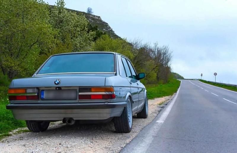 Gebraucht BMW 524 90 PS (66 kW) 1986 Grau Limousine