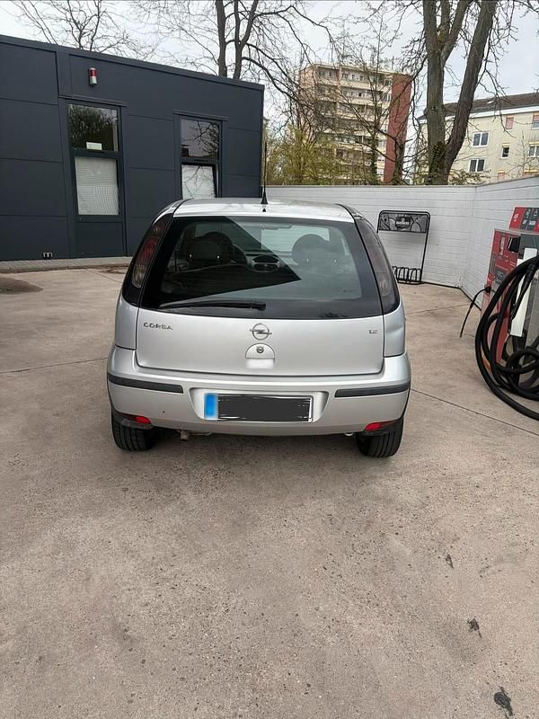 Occasion Opel Corsa 55 ch (40 kW) 2004 Argent Citadine
