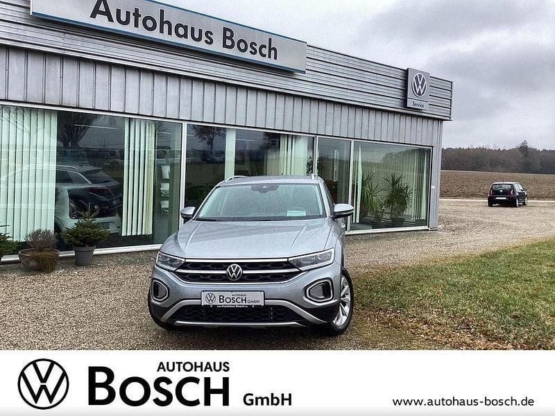 Pyritsilber Gebraucht 2024 VW T-Roc Style SUV | 28.750 € (Guter Preis) - Bild 1/4