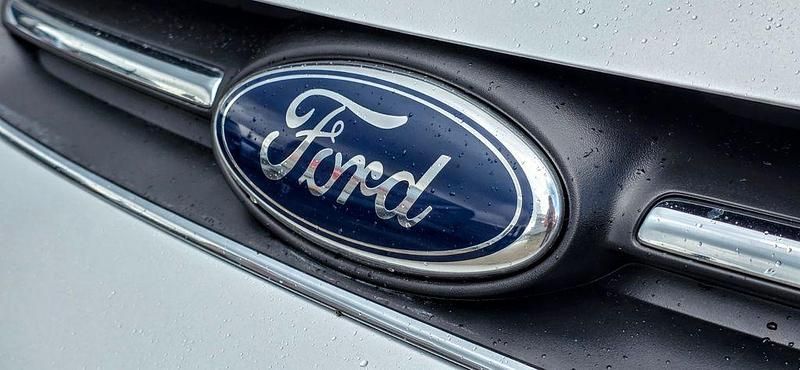 Gebraucht Ford C-MAX Business Edition 140 PS (102 kW) 2014 Silber Van / Kleinbus