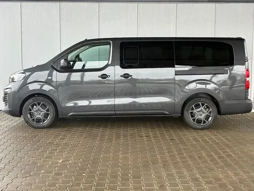 Nowe Opel Vivaro 2025 Czarny Minivan