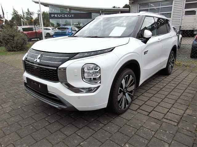Gebraucht Mitsubishi Outlander P-HEV Top 306 PS (225 kW) 2025 Andenweiß SUV