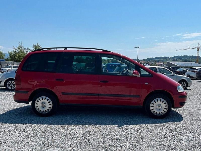Gebraucht VW Sharan Trendline 116 PS (85 kW) 2009 Rot Van / Kleinbus