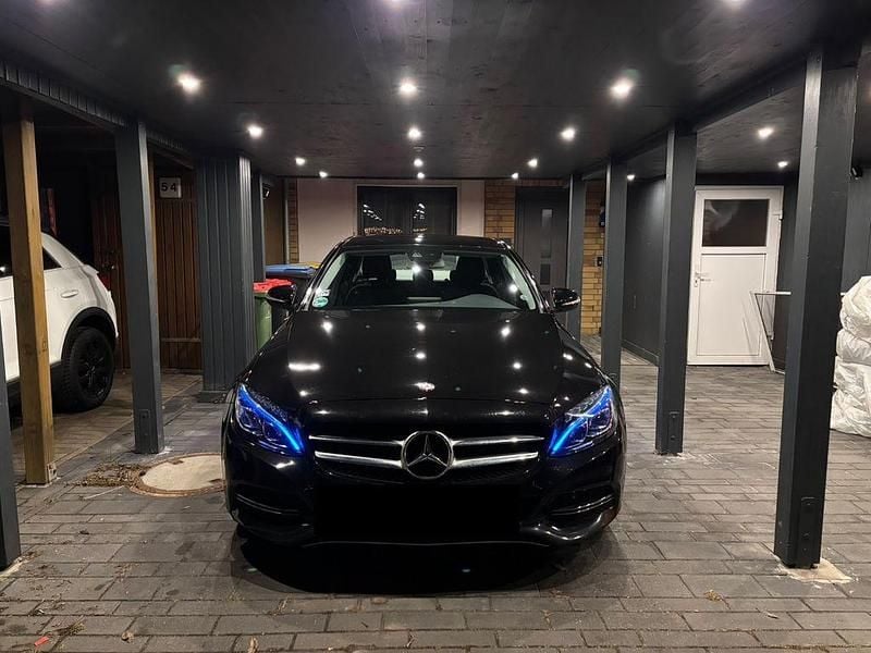 Schwarz Gebraucht 2015 Mercedes C200 Limousine | 15.800 € (Guter Preis) - Bild 1/4