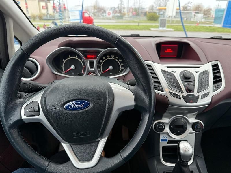 Gebraucht Ford Fiesta Titanium 97 PS (71 kW) 2009 Grau Kleinwagen