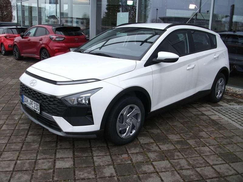 Atlas white Gebraucht 2024 Hyundai Bayon Select SUV | 19.990 € (Fairer Preis) - Bild 1/4
