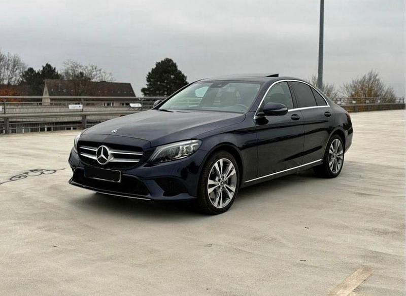 Blau Gebraucht 2019 Mercedes C300 Limousine | 24.200 € (Superpreis) - Bild 1/4
