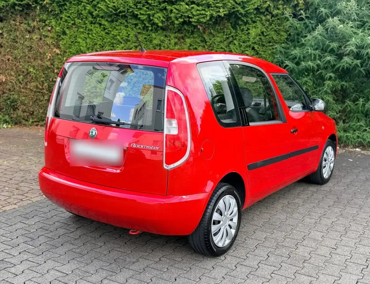 Gebraucht Skoda Roomster Plus Edition 75 PS (55 kW) 2011 Rot Van / Kleinbus