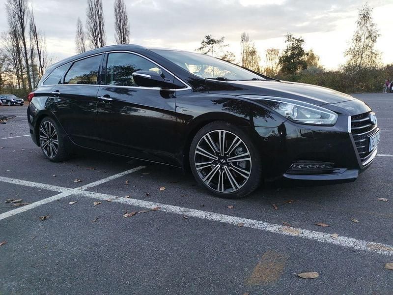 Schwarz Gebraucht 2015 Hyundai i40 Premium Limousine | 9.700 € (Fairer Preis) - Bild 1/4