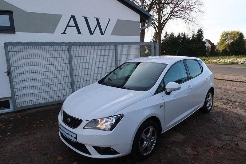 Weiß Gebraucht 2015 Seat Ibiza Sun Limousine | 4.850 € (Fairer Preis) - Bild 1/4