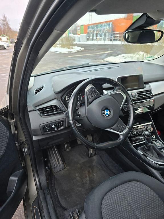 Gebraucht BMW 216 Active Tourer Advantage 116 PS (85 kW) 2015 Grau Van / Kleinbus