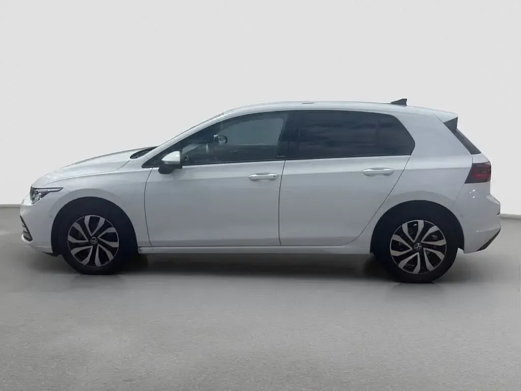 Gebraucht VW Golf VIII Active 116 PS (85 kW) 2022 Weiß Limousine