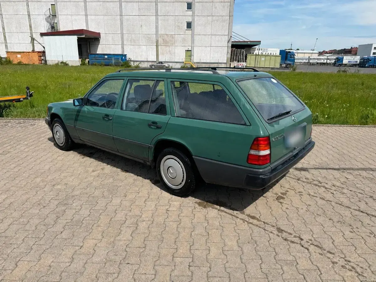 Gebraucht Mercedes E250 93 PS (68 kW) 1989 Grün Kombi
