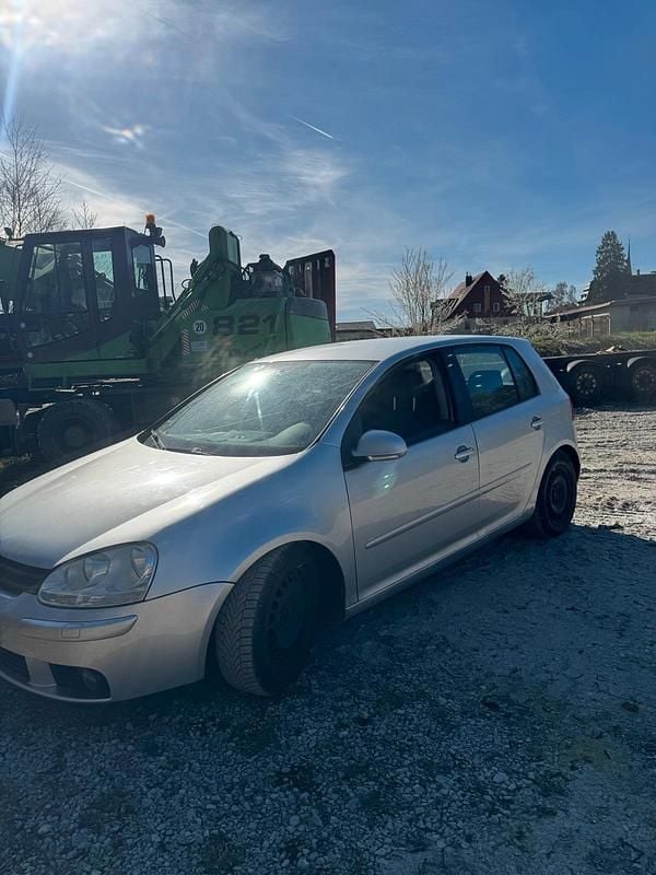Gebraucht VW Golf V 105 PS (77 kW) 2006 Silber Kleinwagen