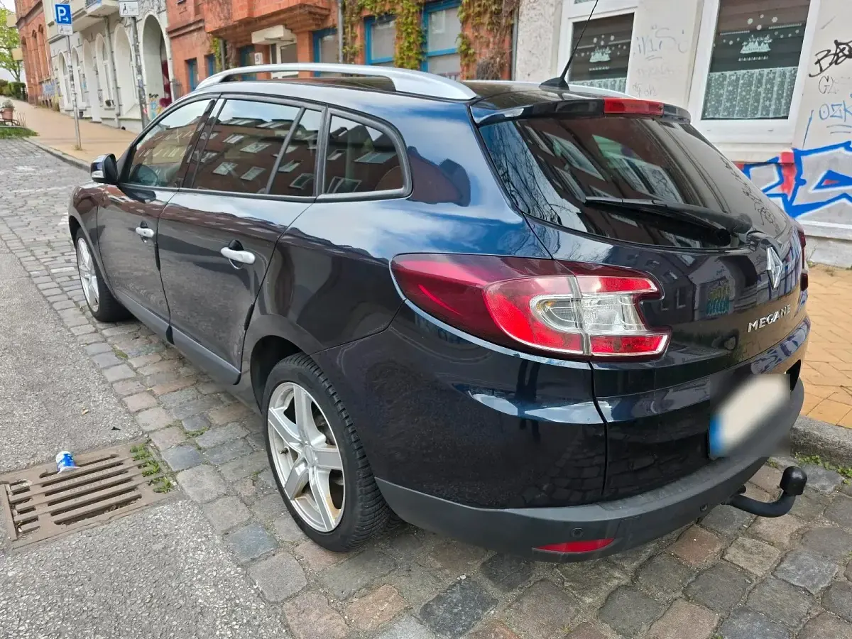 Gebraucht Renault Mégane GrandTour 130 PS (95 kW) 2010 Blau Kombi