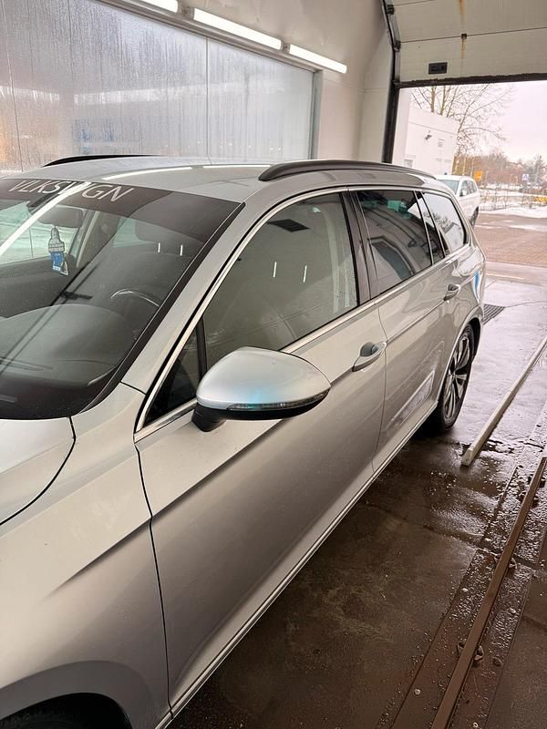 Gebraucht VW Passat 120 PS (88 kW) 2016 Silber Kombi