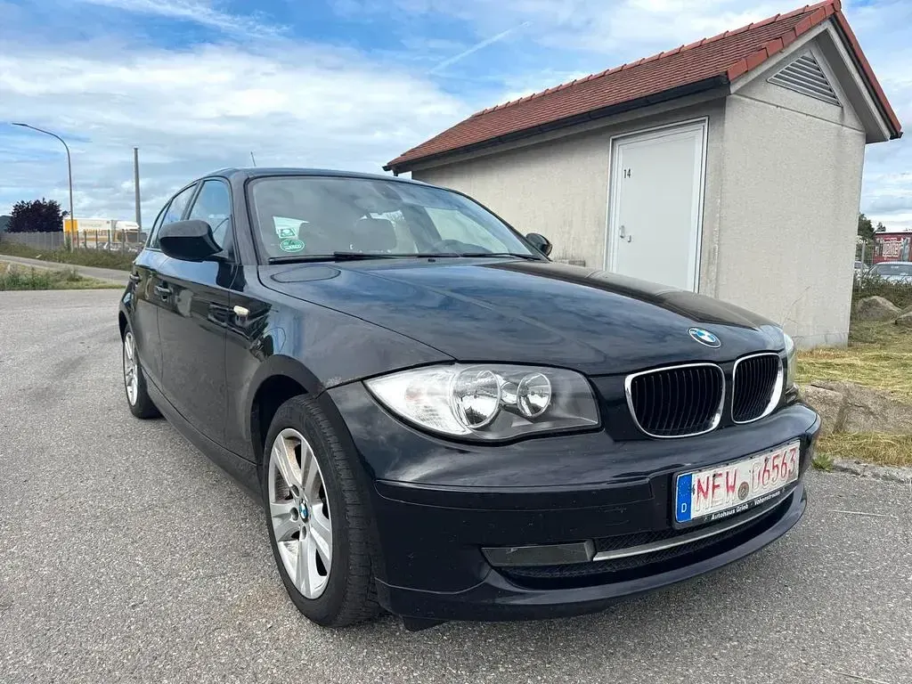 Gebraucht BMW 116 116 PS (85 kW) 2011 Schwarz Kleinwagen