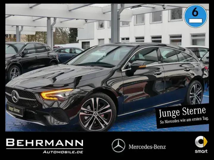Metalliclack kosmosschwarz Gebraucht 2024 Mercedes CLA180 Shooting Brake Progressive Kombi | 30.890 € (Fairer Preis) - Bild 1/4