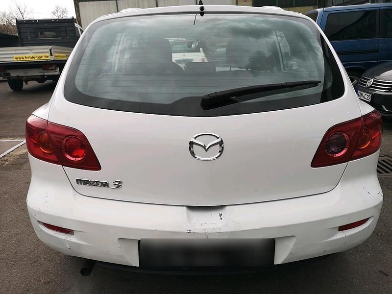 Gebraucht Mazda 3 105 PS (77 kW) 2005 Weiß Kleinwagen