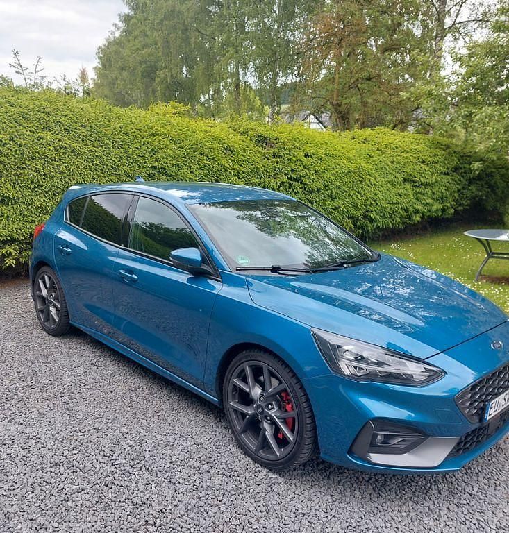 Blau Gebraucht 2019 Ford Focus S Limousine | 19.200 € (Guter Preis) - Bild 1/4