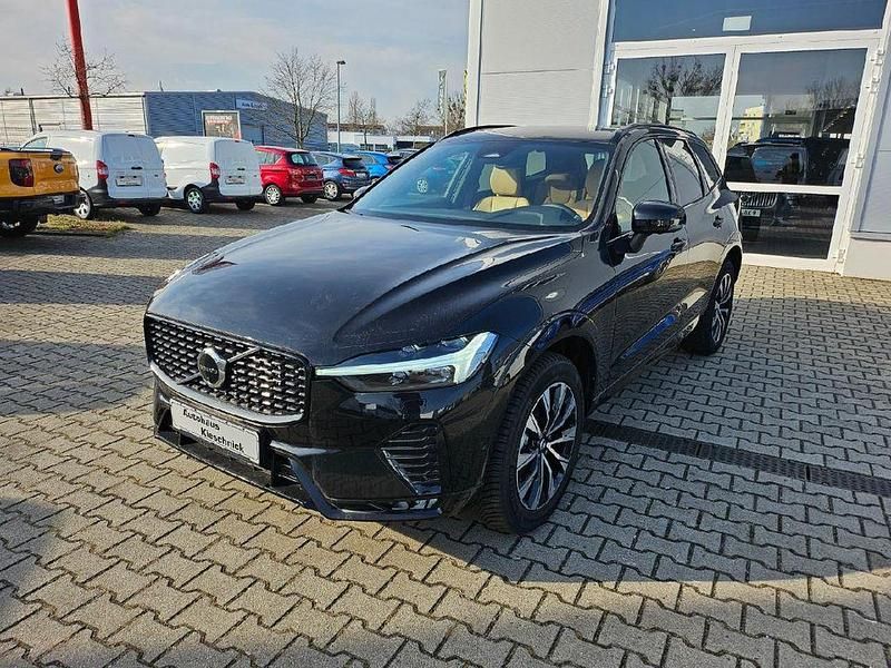 Neu Volvo XC60 Plus 250 PS (183 kW) 2026 Schwarz SUV