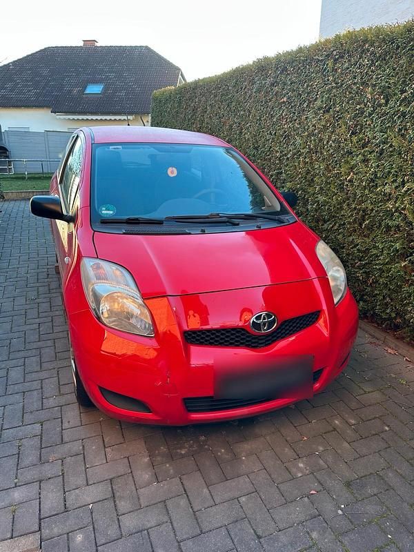 Gebraucht Toyota Yaris 68 PS (50 kW) 2010 Rot Kleinwagen