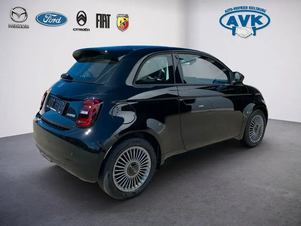 Neu Fiat 500 Icon 65 PS (47 kW) 2026 Schwarz Kleinwagen