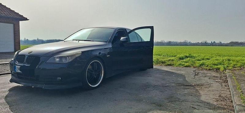 Gebraucht BMW 523 177 PS (130 kW) 2005 Schwarz Limousine