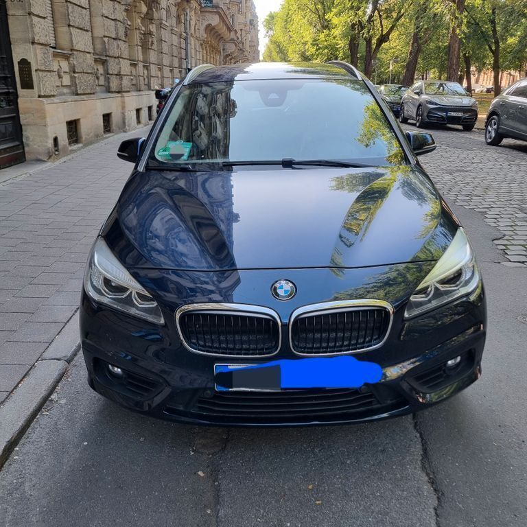 Blau Gebraucht 2016 BMW 218 Gran Tourer Van / Kleinbus | 11.500 € (Superpreis) - Bild 1/4