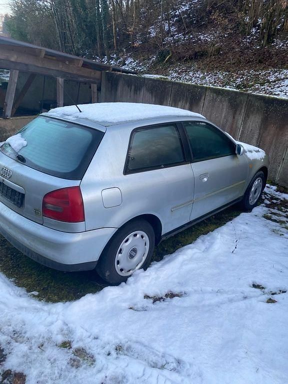 Gebraucht Audi A3 Ambiente 101 PS (74 kW) 1997 Blau Kleinwagen