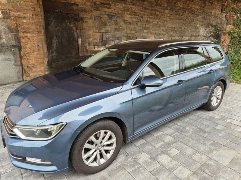 Blau Gebraucht 2016 VW Passat Comfortline Kombi | 10.000 € (Superpreis) - Bild 1/4