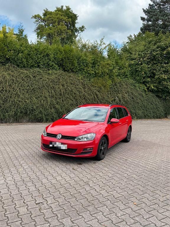 Rot Gebraucht 2015 VW Golf VII Comfortline Kombi | 7.999 € (Fairer Preis) - Bild 1/4