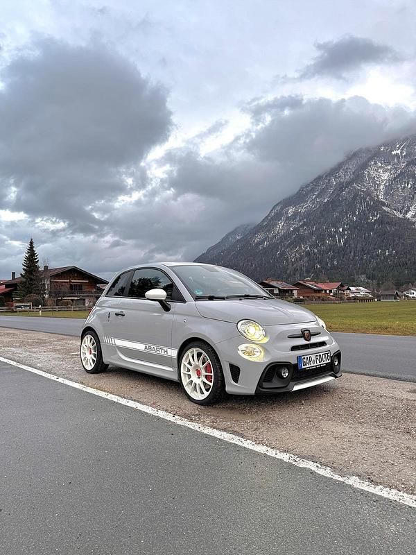 Gebraucht Abarth 595 Esseesse 194 PS (142 kW) 2019 Grau Kleinwagen