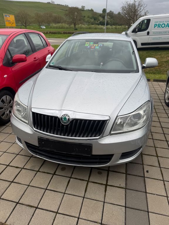 Silber Gebraucht 2012 Skoda Octavia GreenLine Kombi | 1.999 € (Guter Preis) - Bild 1/4