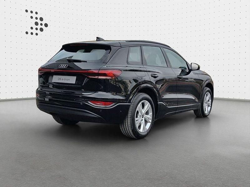 Gebraucht Audi Q6 e-tron Ambiente 185 kW (252 PS) 2025 Mythosschwarz metallic SUV