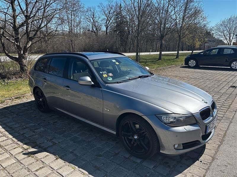 Gebraucht BMW 318 143 PS (105 kW) 2011 Grau Kombi
