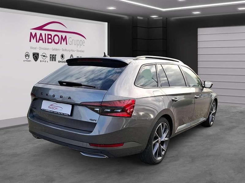 Gebraucht Skoda Superb SportLine 200 PS (147 kW) 2022 Graphitegrau metallic Kombi