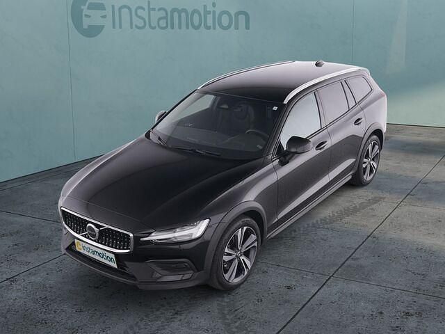 Gebraucht Volvo V60 CC Plus 197 PS (144 kW) 2023 Schwarz Kombi