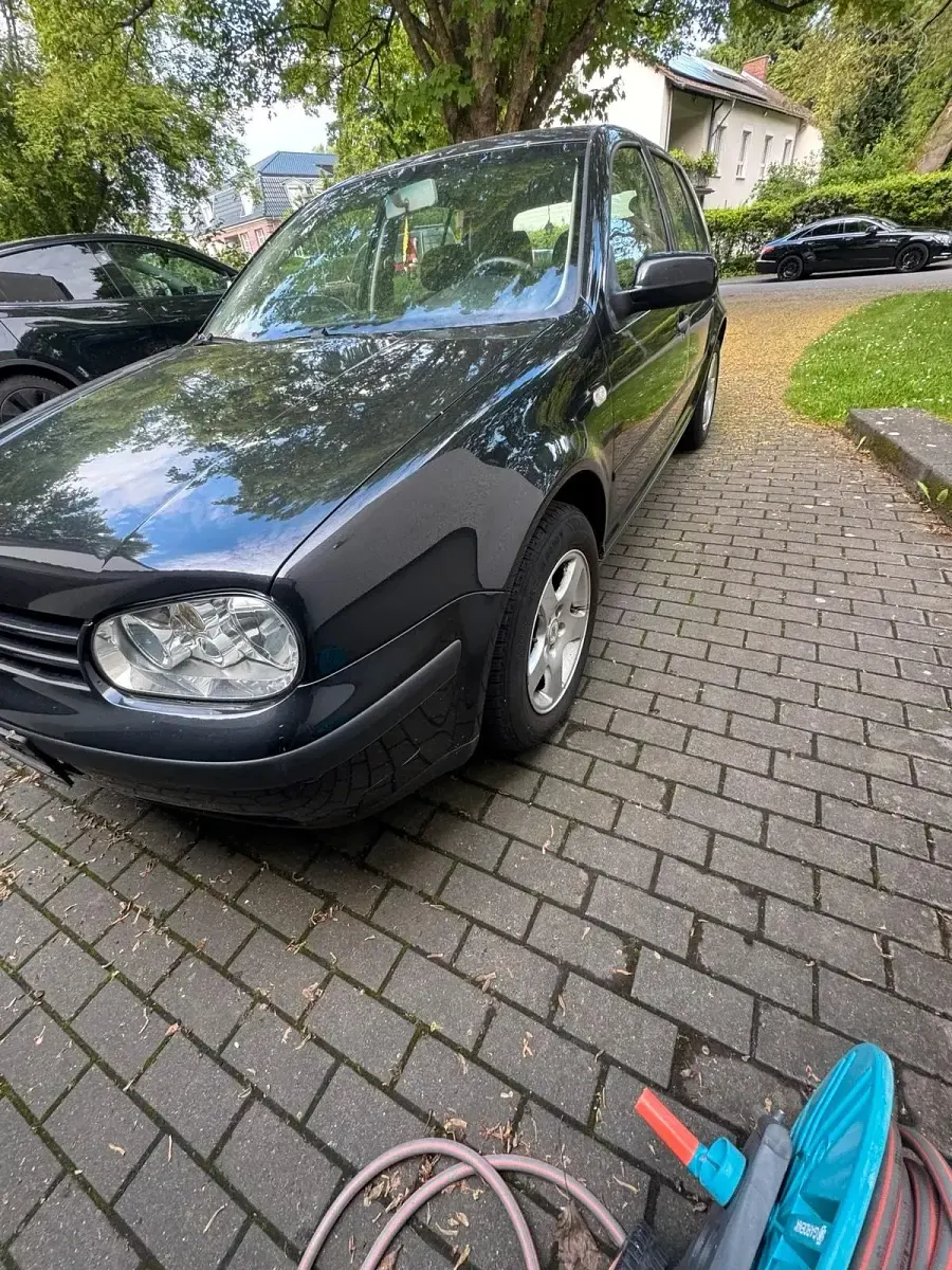 Gebraucht VW Golf IV 75 PS (55 kW) 2003 Schwarz Kleinwagen