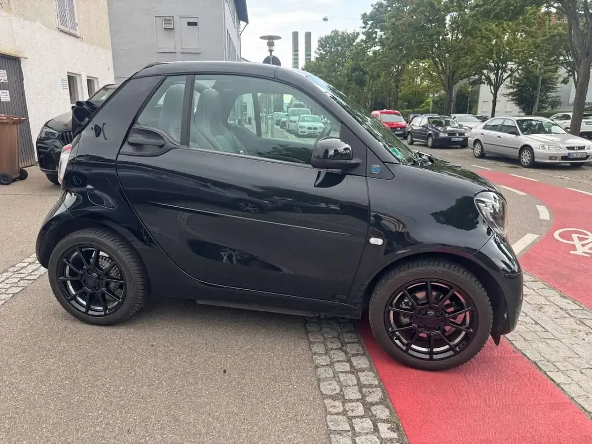Gebraucht Smart ForTwo Electric Drive 60 kW (82 PS) 2020 Schwarz Cabrio