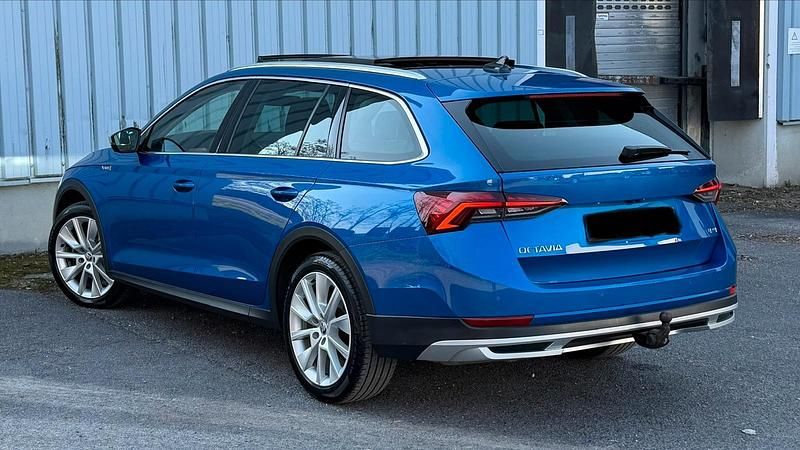 Gebraucht Skoda Octavia 200 PS (147 kW) 2022 Blau Kombi