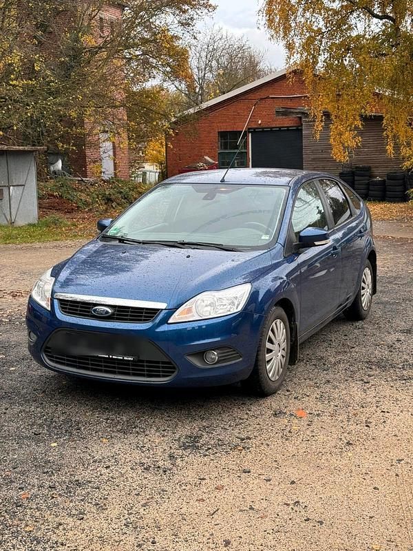 Blau Gebraucht 2009 Ford Focus Limousine | 2.950 € (Fairer Preis) - Bild 1/4