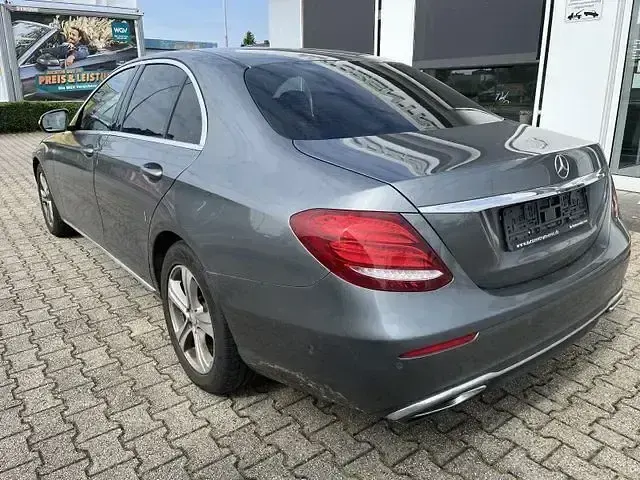 Gebraucht Mercedes E220 Avantgarde 194 PS (142 kW) 2016 Grau Limousine