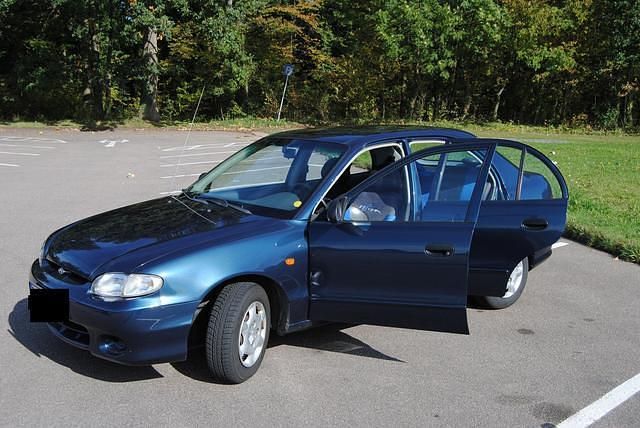 Gebraucht Hyundai Accent 102 PS (75 kW) 1998 Blau metallic Kleinwagen