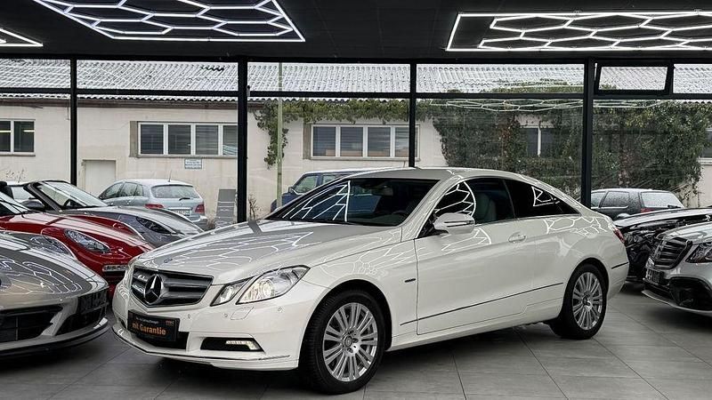 Gebraucht Mercedes E350 292 PS (214 kW) 2009 Weiß Coupé