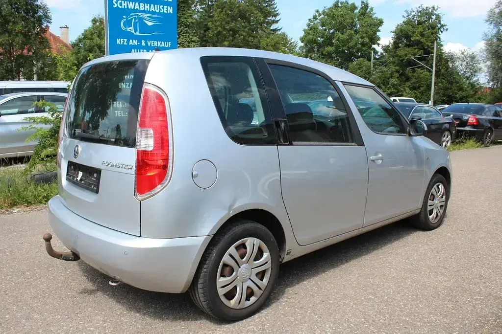 Gebraucht Skoda Roomster Ambition 105 PS (77 kW) 2015 Silber Van / Kleinbus