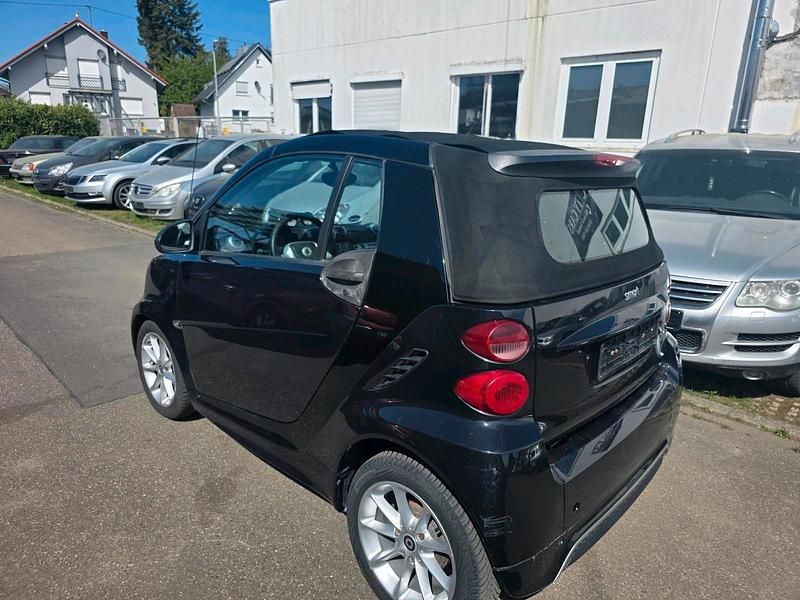 Gebraucht Smart ForTwo Cabrio 72 PS (52 kW) 2014 Schwarz Cabrio