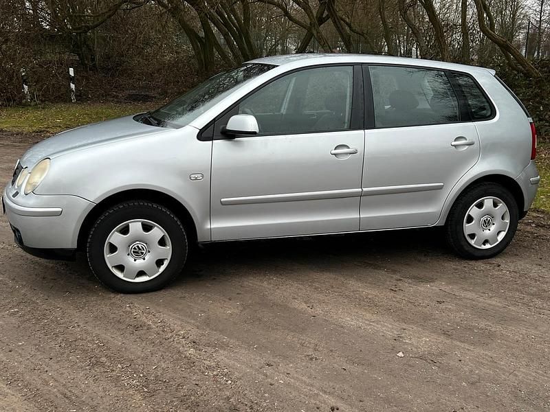 Gebraucht VW Polo 75 PS (55 kW) 2002 Silber Kleinwagen