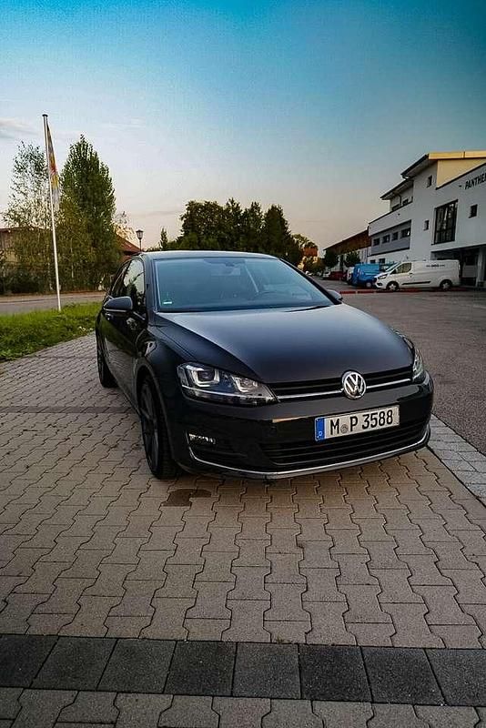 Gebraucht 2017 VW Golf VII Highline Limousine | 10.500 € (Fairer Preis) - Bild 1/4