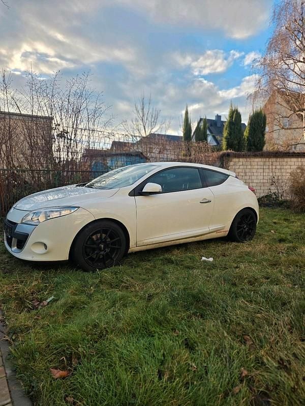 Gebraucht Renault Mégane III 180 PS (132 kW) 2008 Weiß Coupé